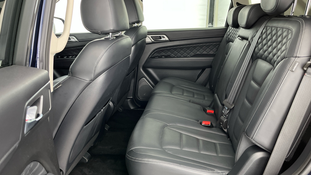 SsangYong Rexton Ultimate White #21