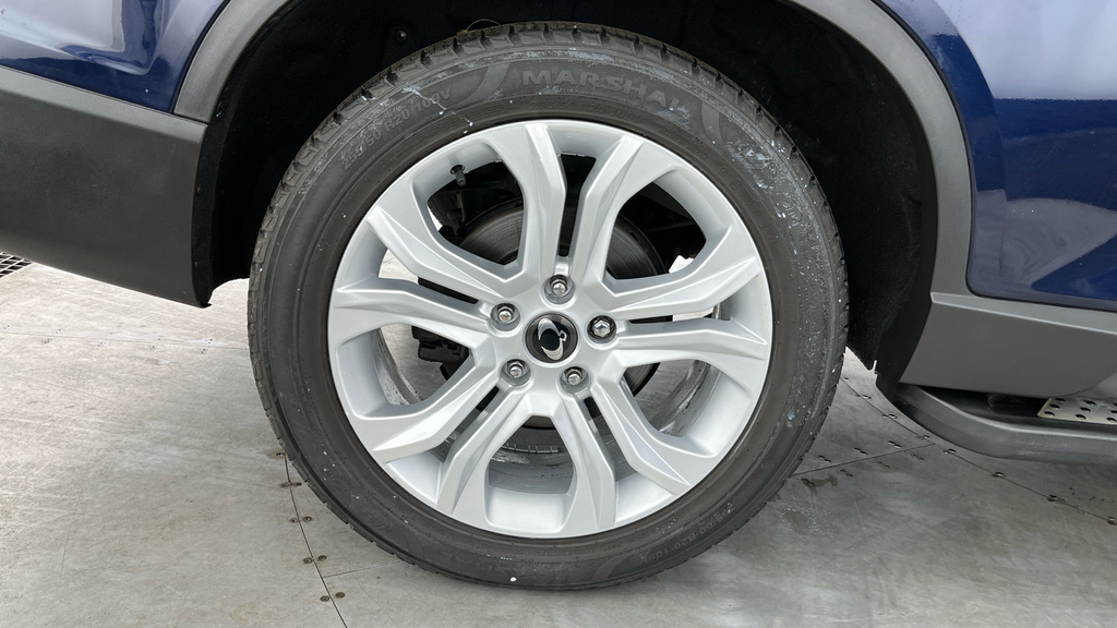 SsangYong Rexton Ultimate White #26