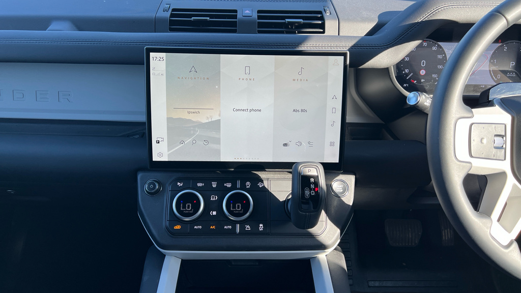 Land Rover Defender Octa  #14