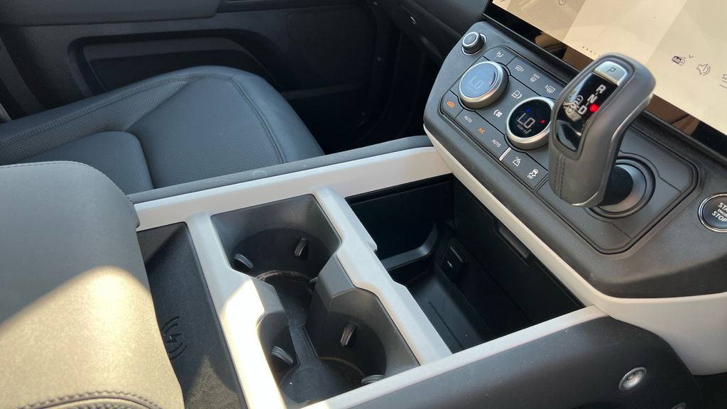 Land Rover Defender Octa  #42