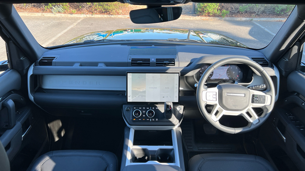 Land Rover Defender Octa  #31
