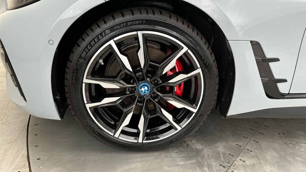BMW i4 M50 Green #28