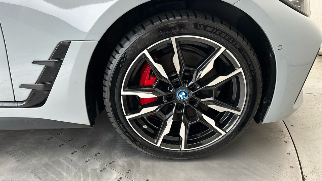 BMW i4 M50 Green #31