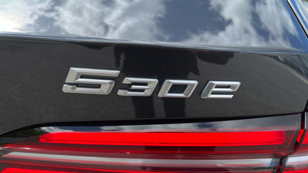 BMW 5 Series Saloon Black #56