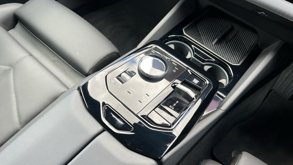 BMW 5 Series Saloon Black #15