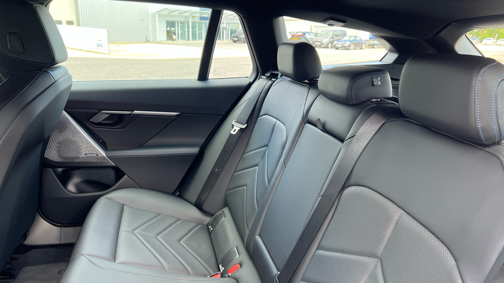 BMW 5 Series Saloon Black #17