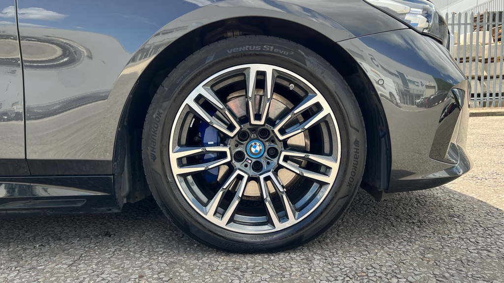 BMW 5 Series Saloon Black #19