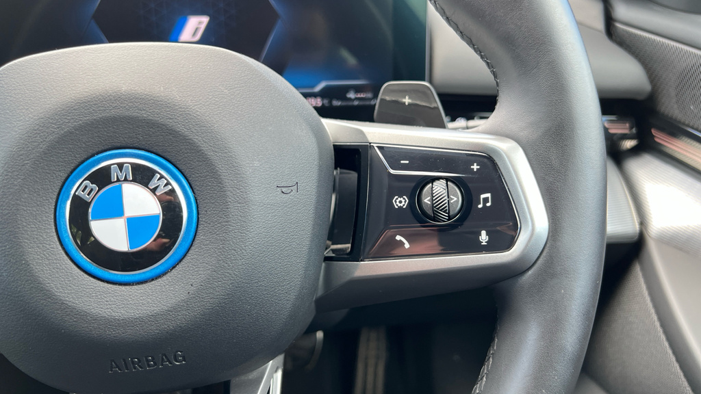 BMW 5 Series Saloon Black #21