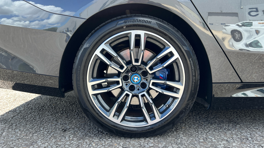 BMW 5 Series Saloon Black #27