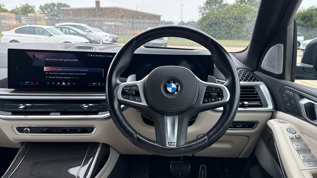 BMW X7 3L Excellence White #10