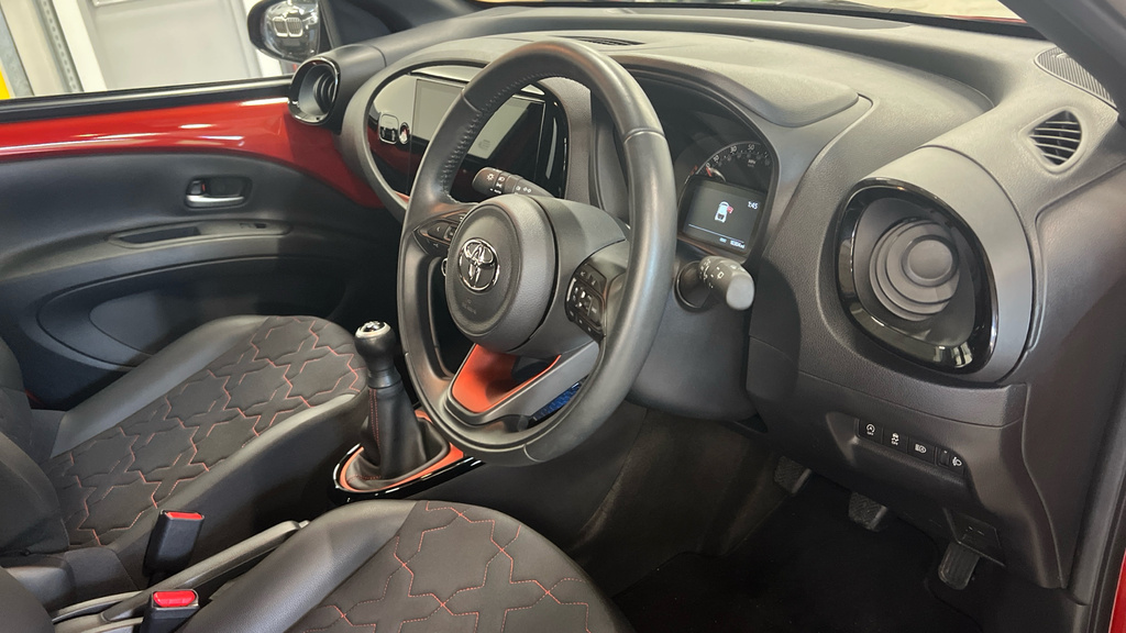 Toyota Aygo X 1L Edge White #10