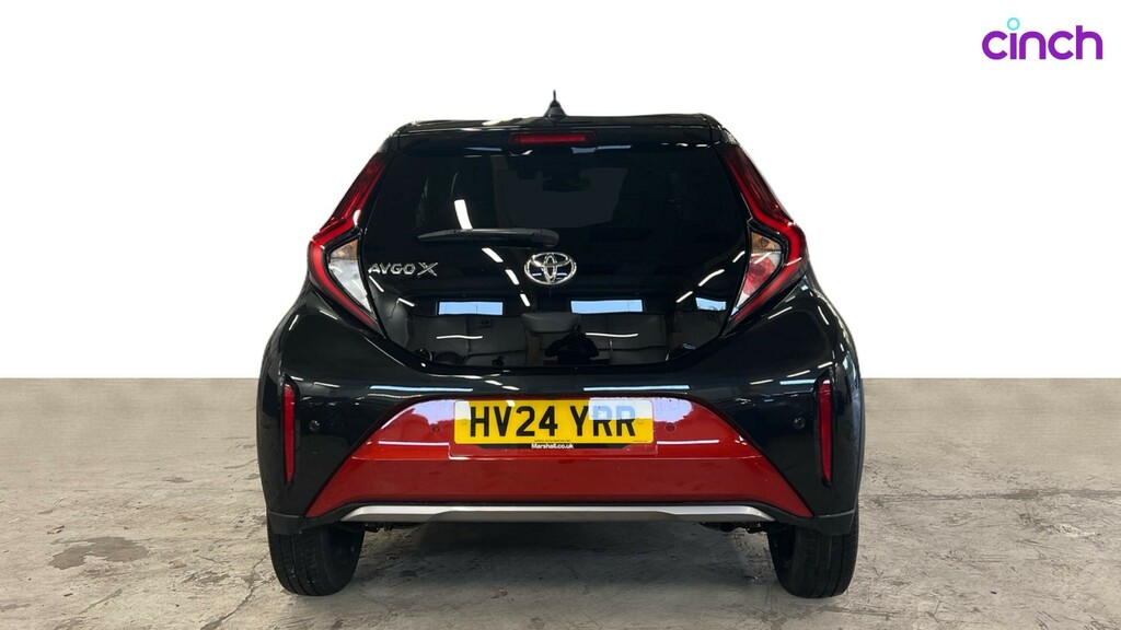 Toyota Aygo X 1L Edge White #4