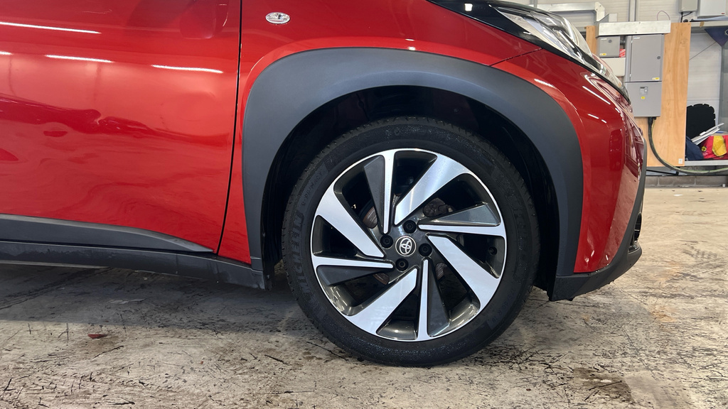 Toyota Aygo X 1L Edge White #23