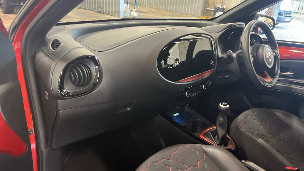 Toyota Aygo X 1L Edge White #11