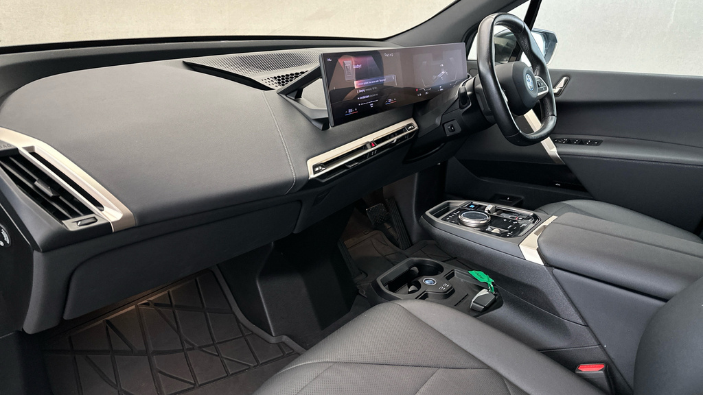 BMW iX M Sport Black #12