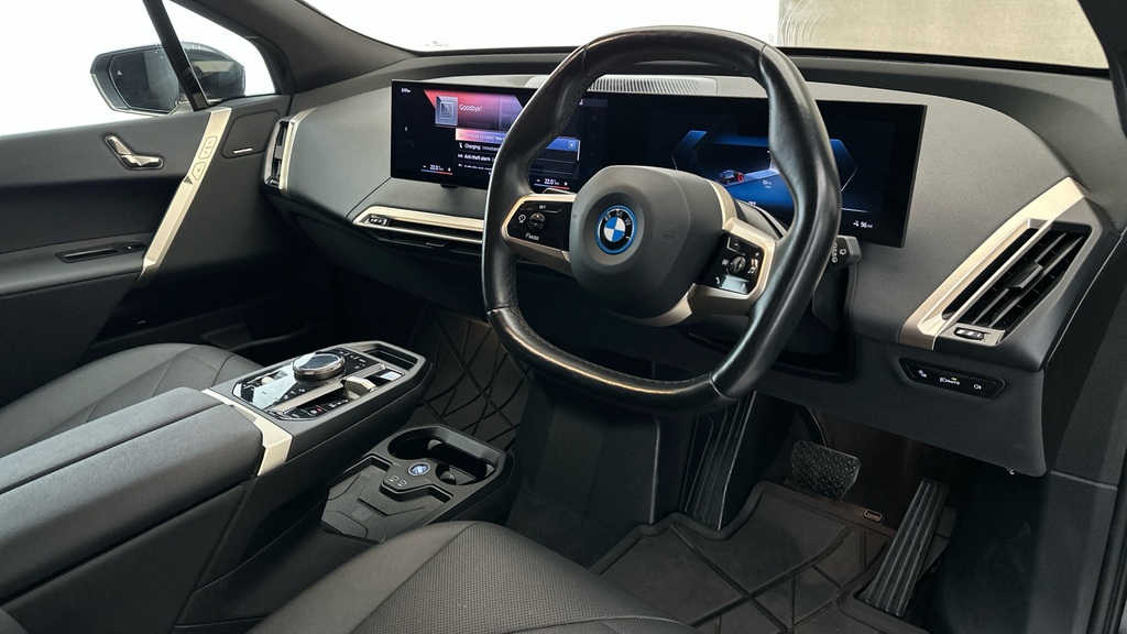 BMW iX M Sport Black #11