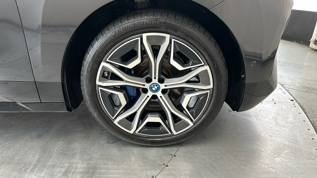 BMW iX M Sport Black #26