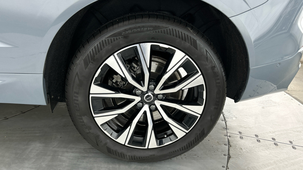 Volvo XC60 2L Plus Grey #26
