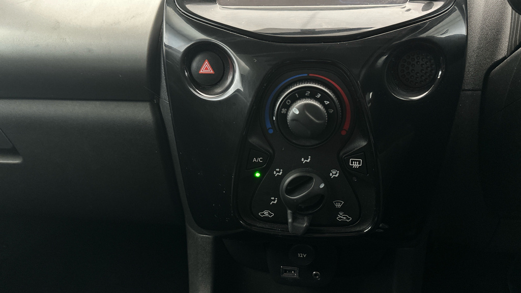 Citroen C1 Puretech Feel Red #15