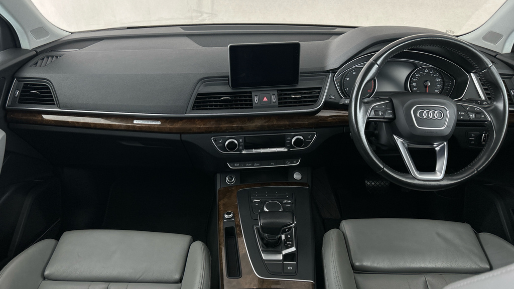 Audi Q5 Sport Black #13