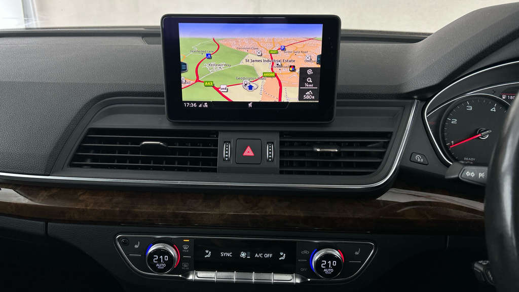 Audi Q5 Sport Black #16