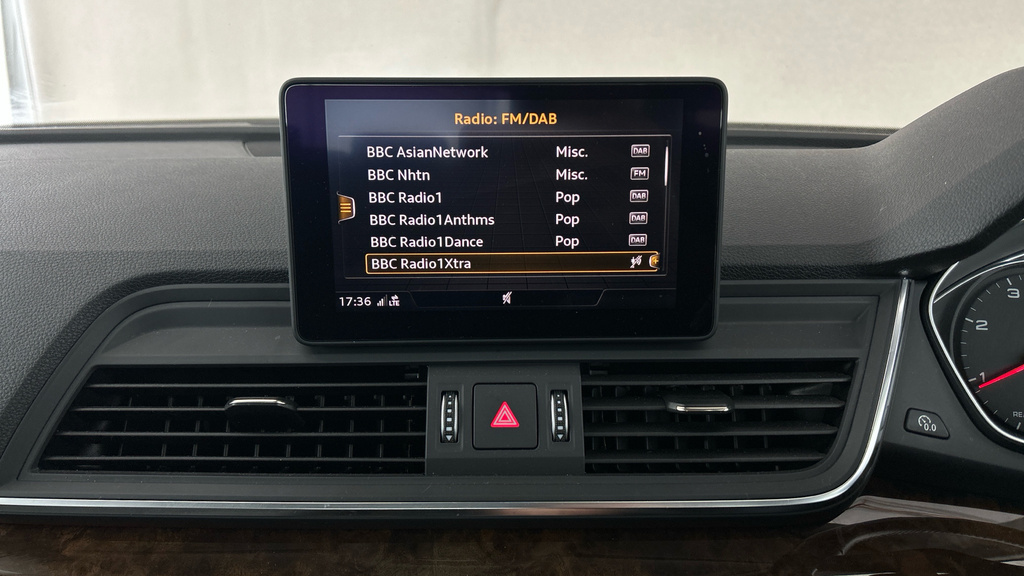 Audi Q5 Sport Black #14