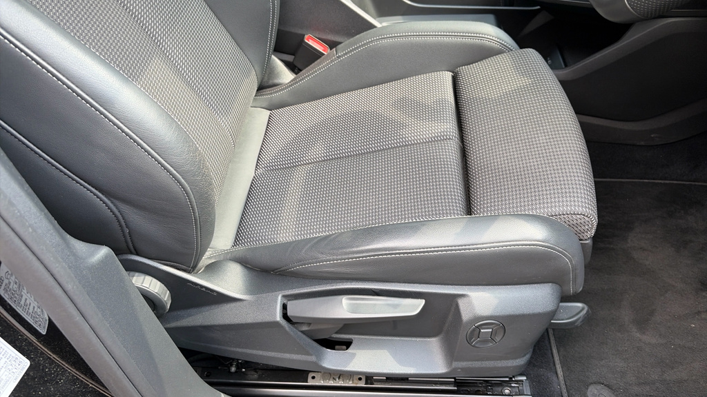 Audi Q4 E Tron Q4 E-tron Sport 40 Black #33