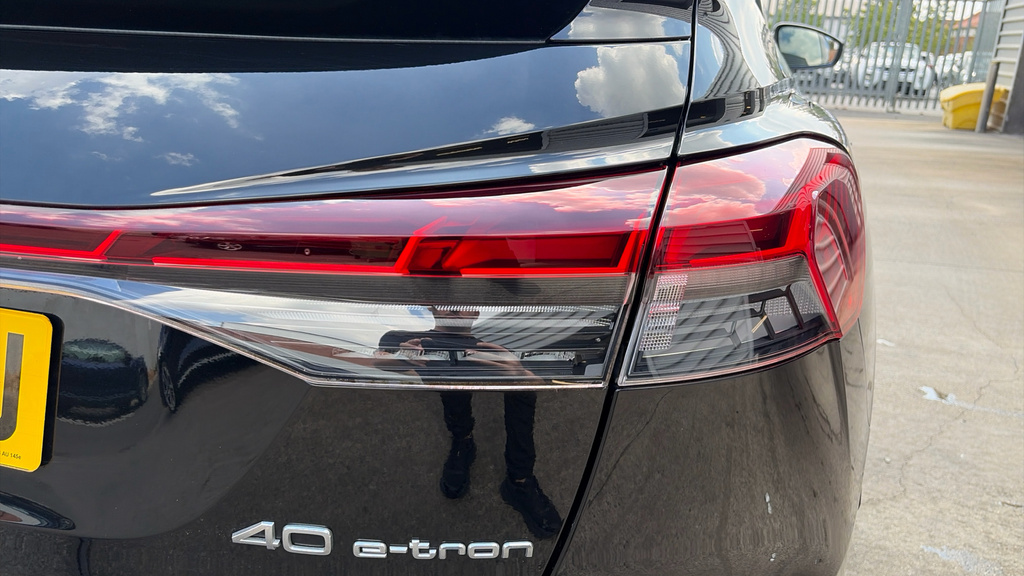 Audi Q4 E Tron Q4 E-tron Sport 40 Black #37
