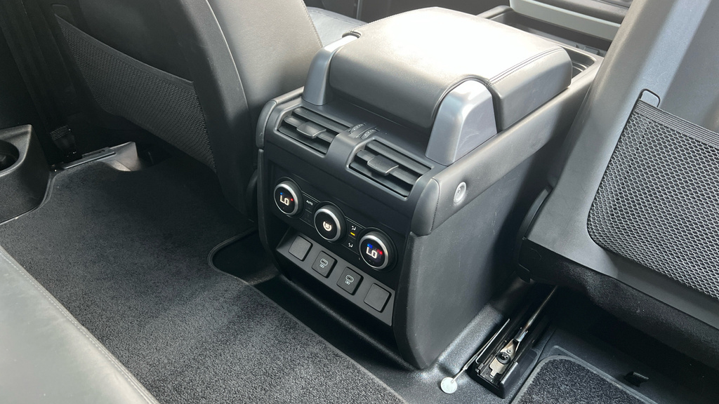 Land Rover Defender   #55