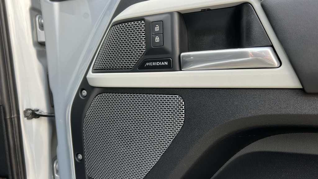 Land Rover Defender   #53