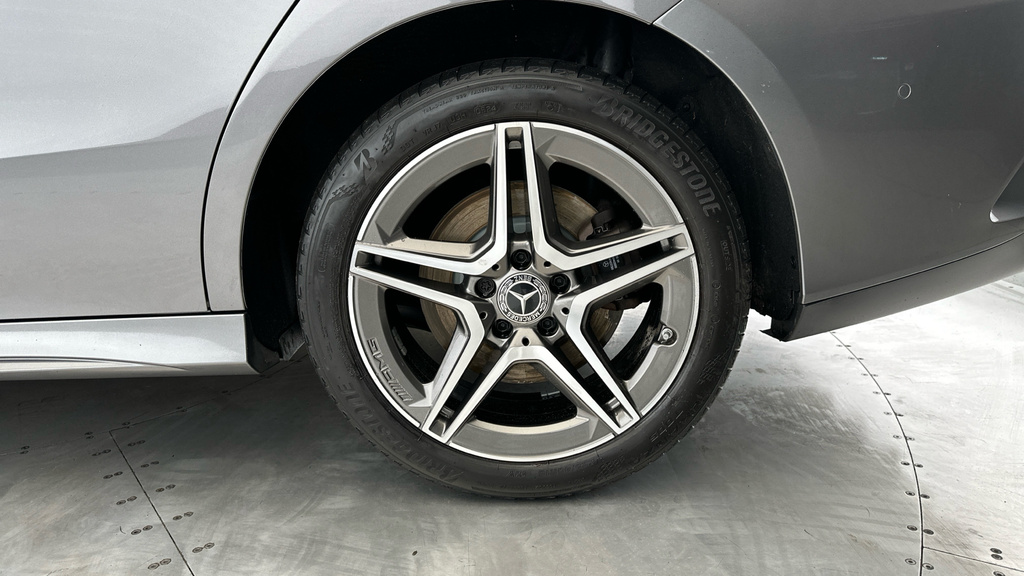 Mercedes-Benz CLA Class 200 Amg Line Executive Tip Black #28