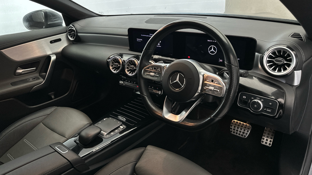 Mercedes-Benz CLA Class 200 Amg Line Executive Tip Black #13