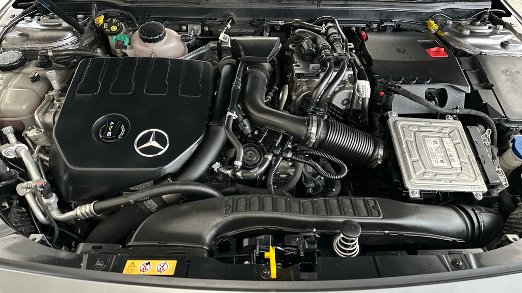 Mercedes-Benz CLA Class 200 Amg Line Executive Tip Black #26