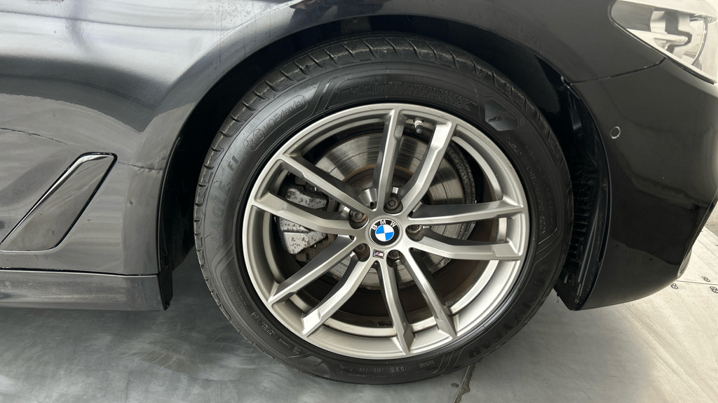 BMW 5 Series  Black #25