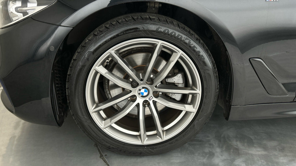 BMW 5 Series  Black #22