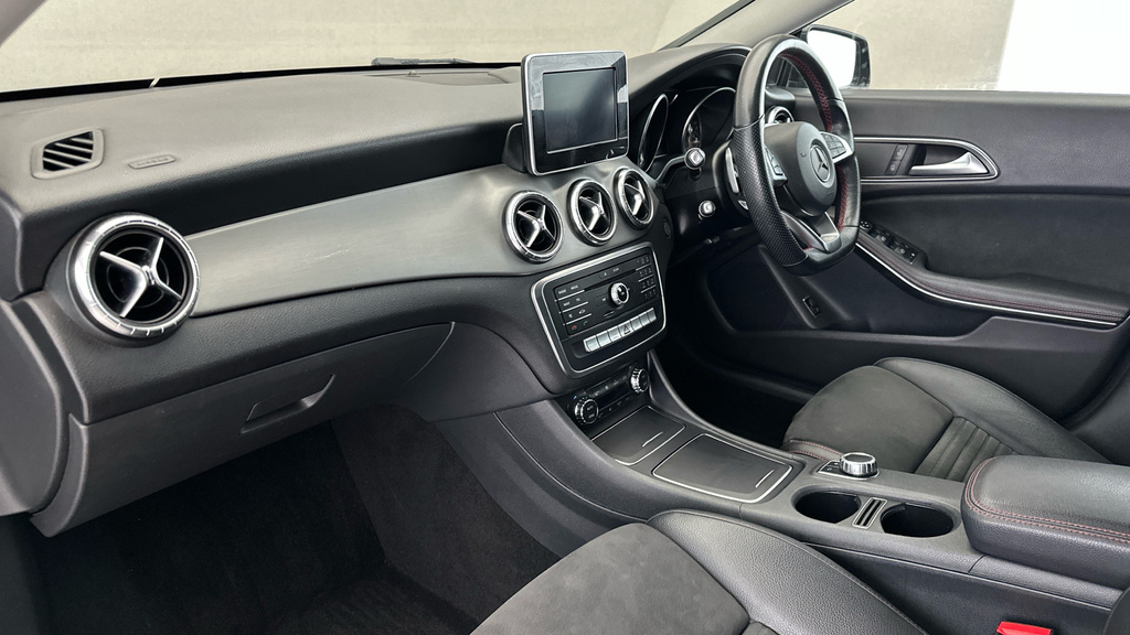 Mercedes-Benz CLA Class Automatic Black #10