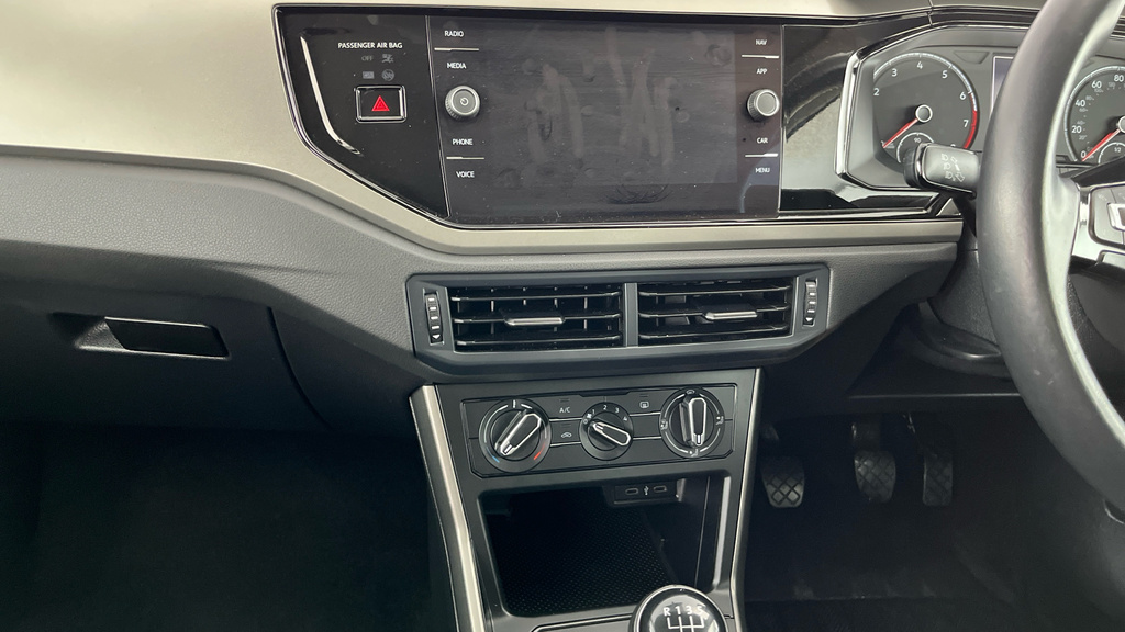 Volkswagen Polo 1L Active Black #18