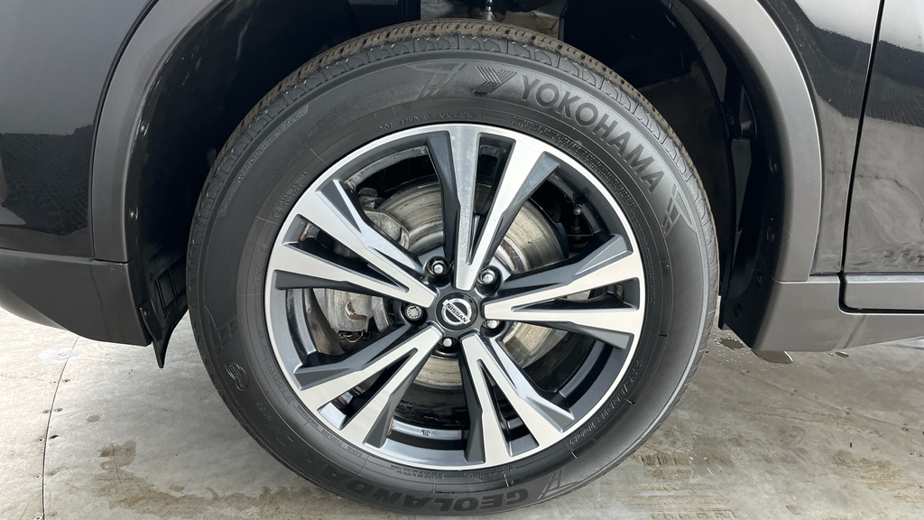 Nissan X-Trail Tekna Black #27