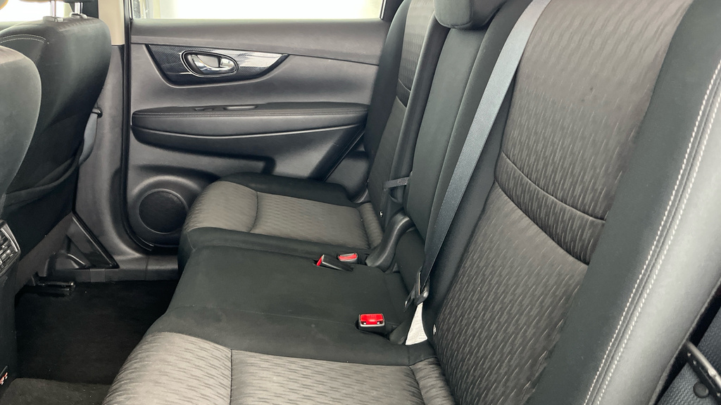 Nissan X-Trail Tekna Black #24