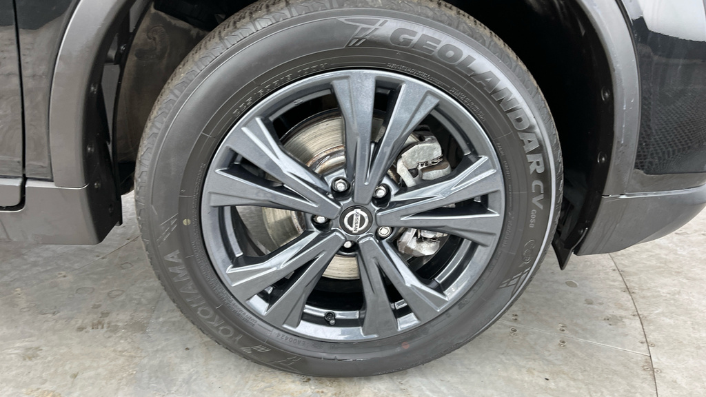 Nissan X-Trail Tekna Black #30