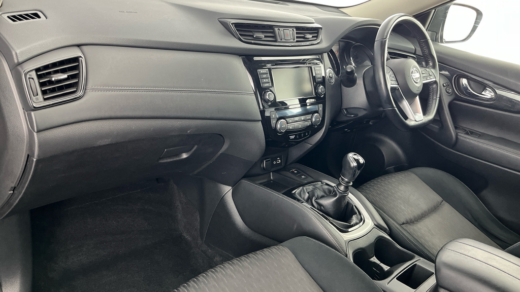 Nissan X-Trail Tekna Black #10