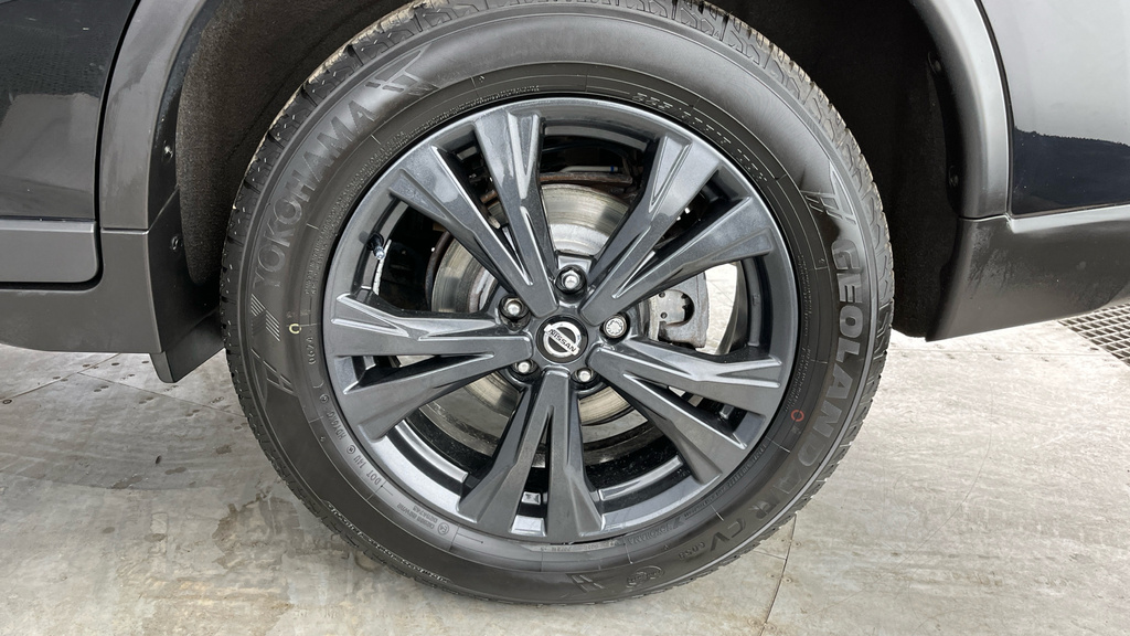 Nissan X-Trail Tekna Black #28