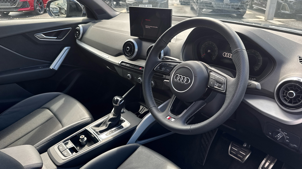 Audi Q2 35 Tfsi Black Edition S Tronic Tech Pro Grey #9