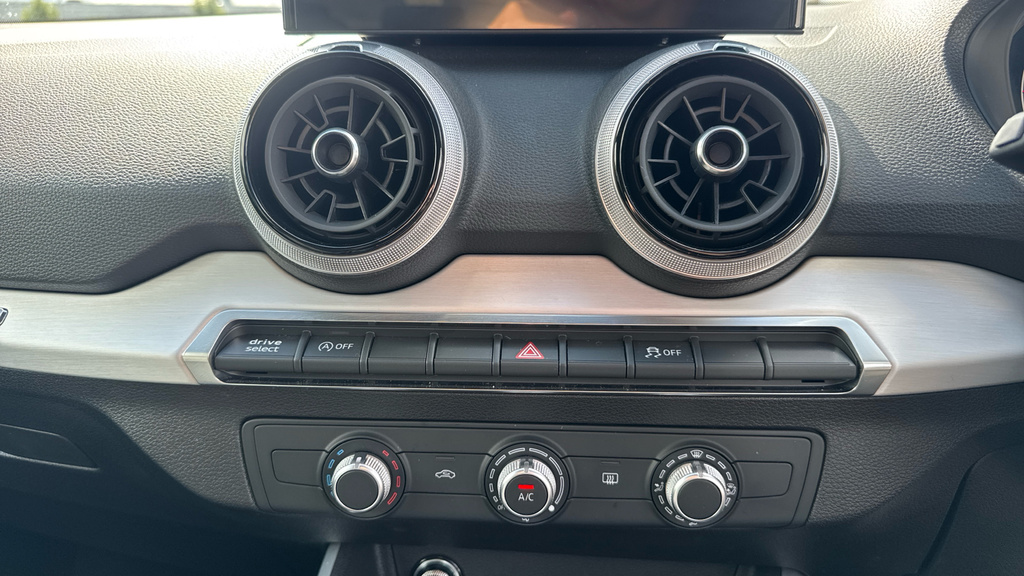 Audi Q2 35 Tfsi Black Edition S Tronic Tech Pro Grey #23