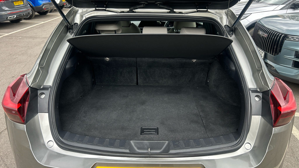 Lexus UX Hybrid White #15