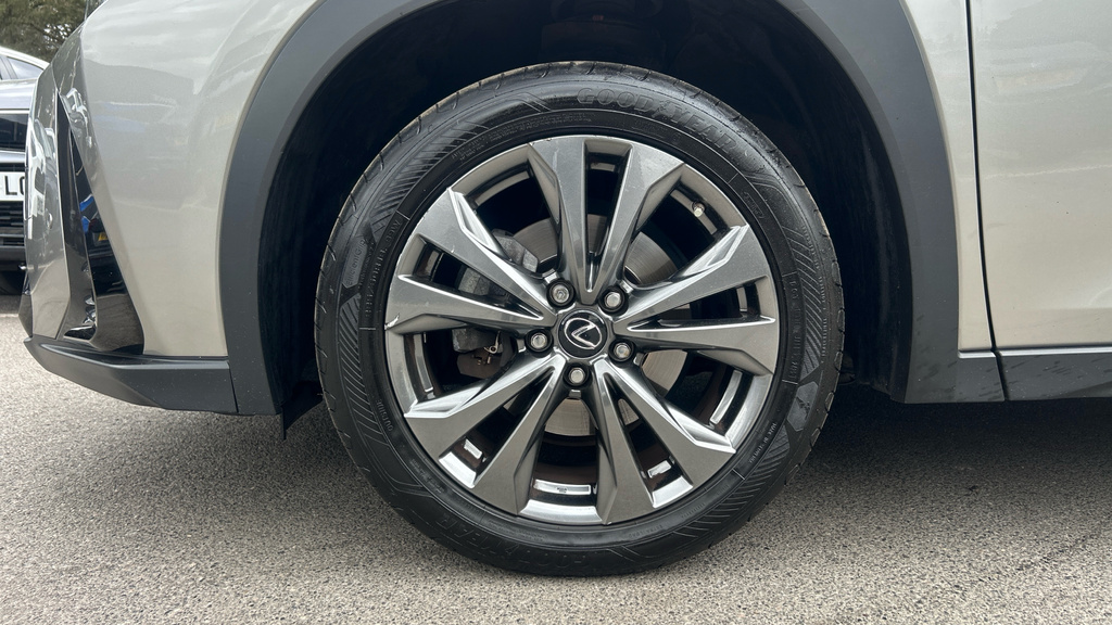 Lexus UX Hybrid White #17