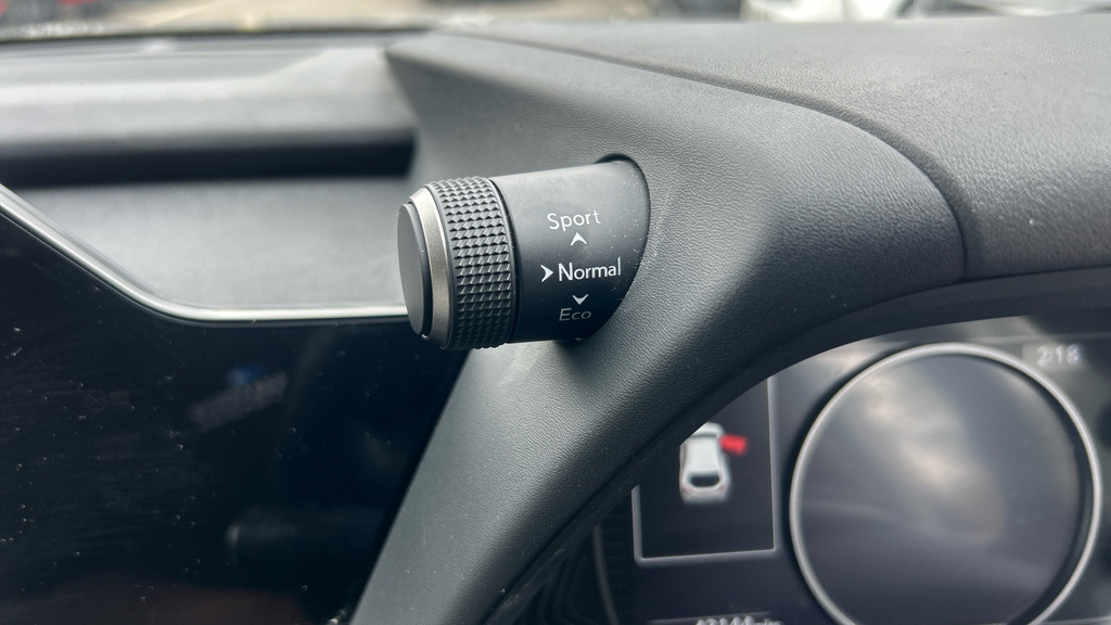 Lexus UX Hybrid White #34