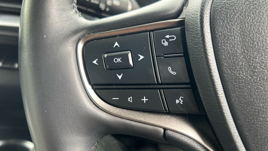 Lexus UX Hybrid White #25