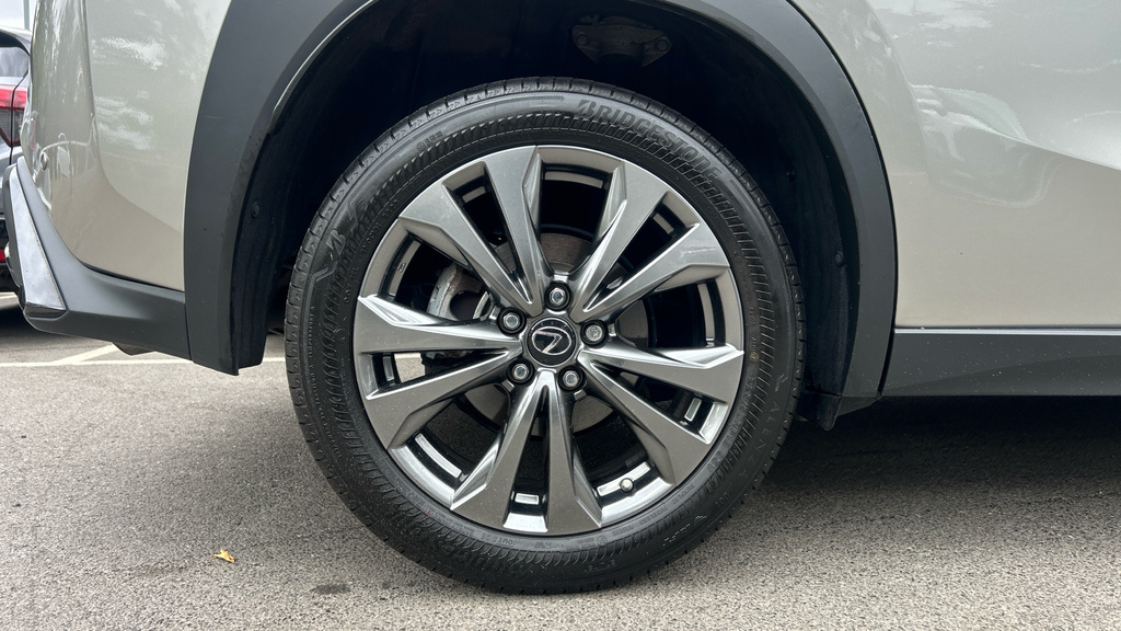 Lexus UX Hybrid White #19