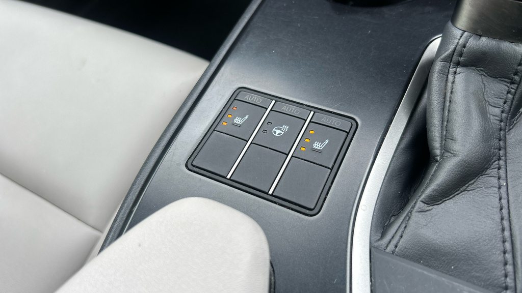 Lexus UX Hybrid White #30